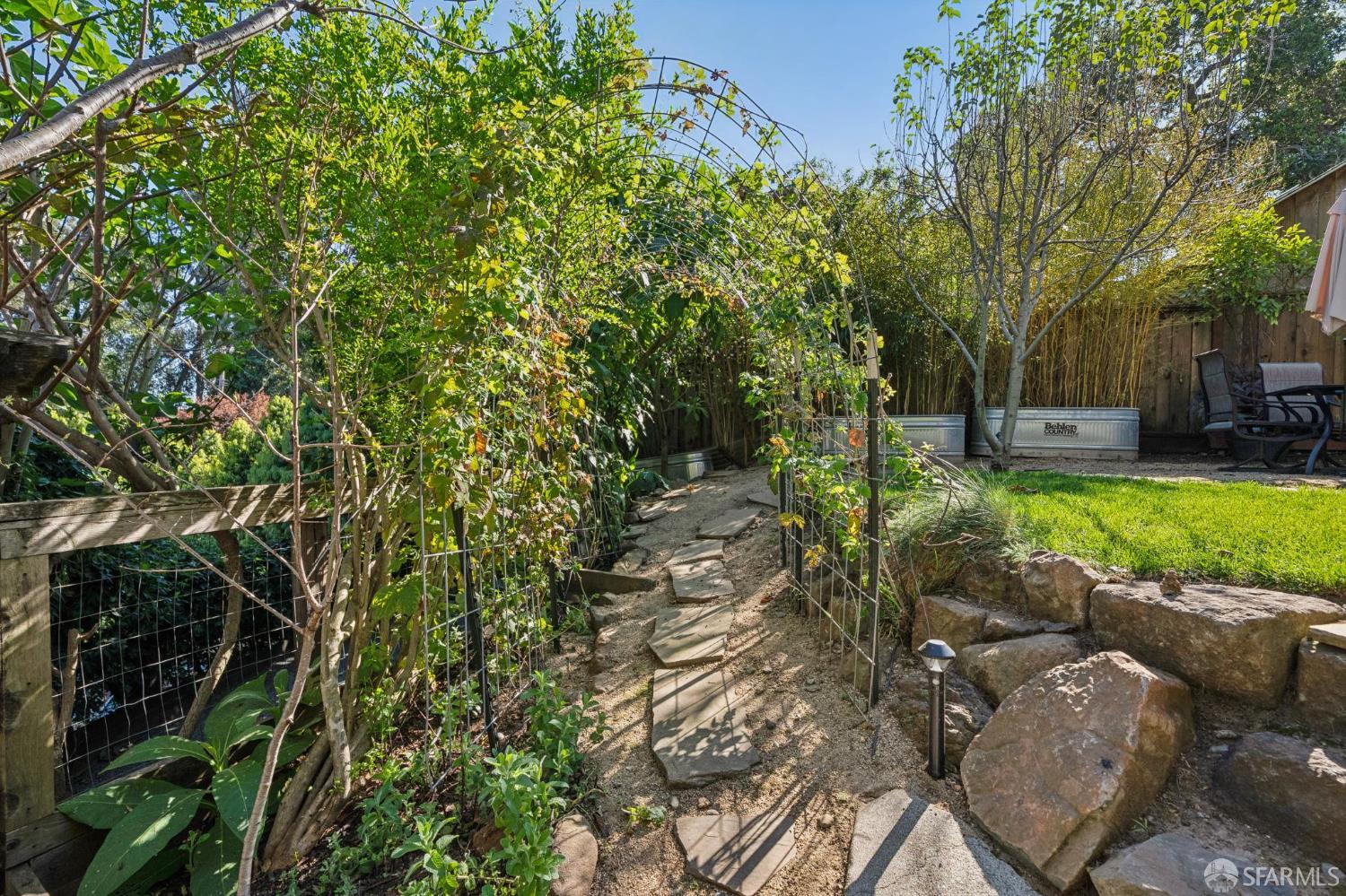 Detail Gallery Image 51 of 54 For 4743 Mountain Blvd, Oakland,  CA 94619 - 4 Beds | 3 Baths