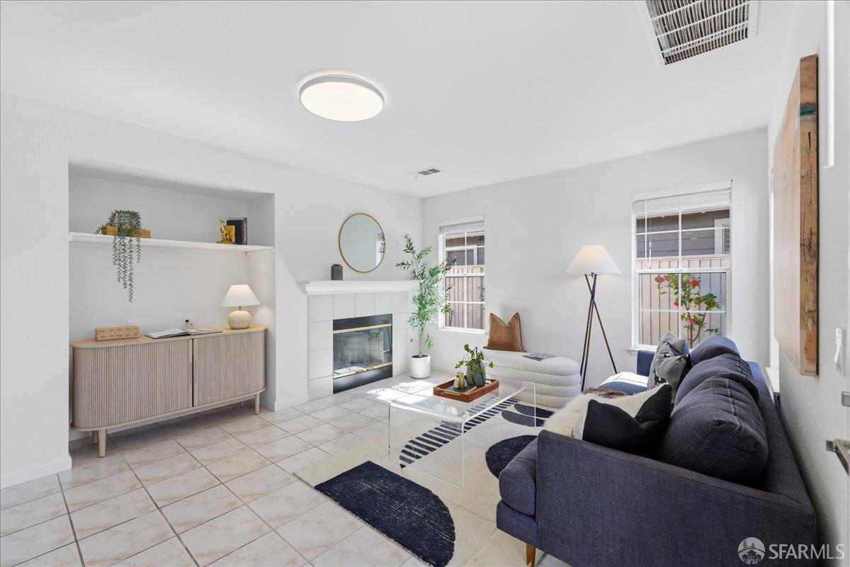 Detail Gallery Image 15 of 79 For 332 Mindanao Dr, Redwood City,  CA 94065 - 3 Beds | 2/1 Baths