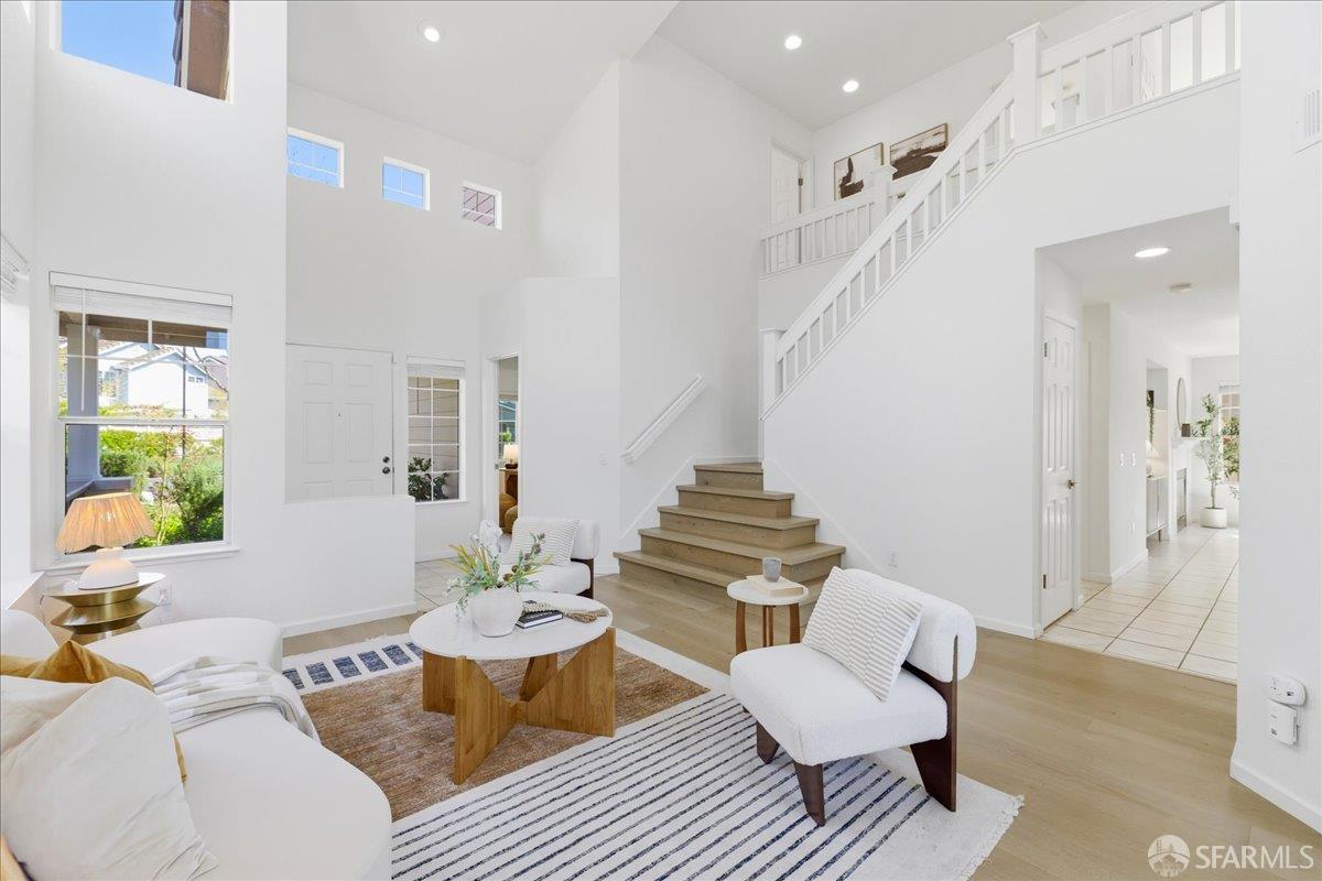 Detail Gallery Image 6 of 79 For 332 Mindanao Dr, Redwood City,  CA 94065 - 3 Beds | 2/1 Baths