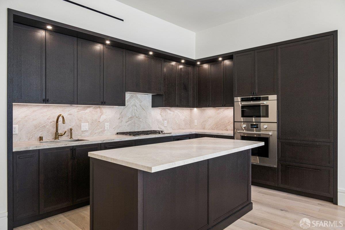 Photo #8: 426113307 Listing: Photo #8