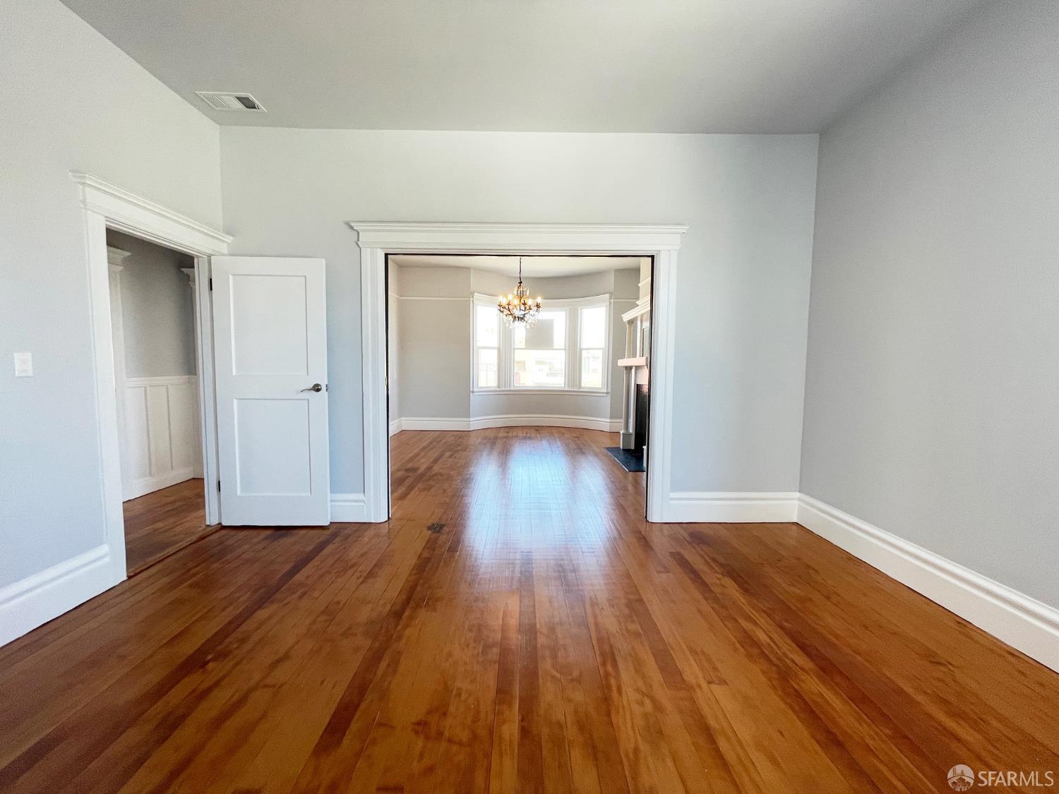 Detail Gallery Image 6 of 6 For 835 Broadway, San Francisco,  CA 94133 - – Beds | – Baths