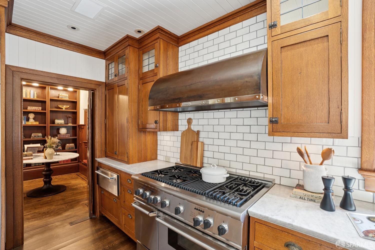 Detail Gallery Image 15 of 78 For 2535 Vallejo St, San Francisco,  CA 94123 - 3 Beds | 3/2 Baths