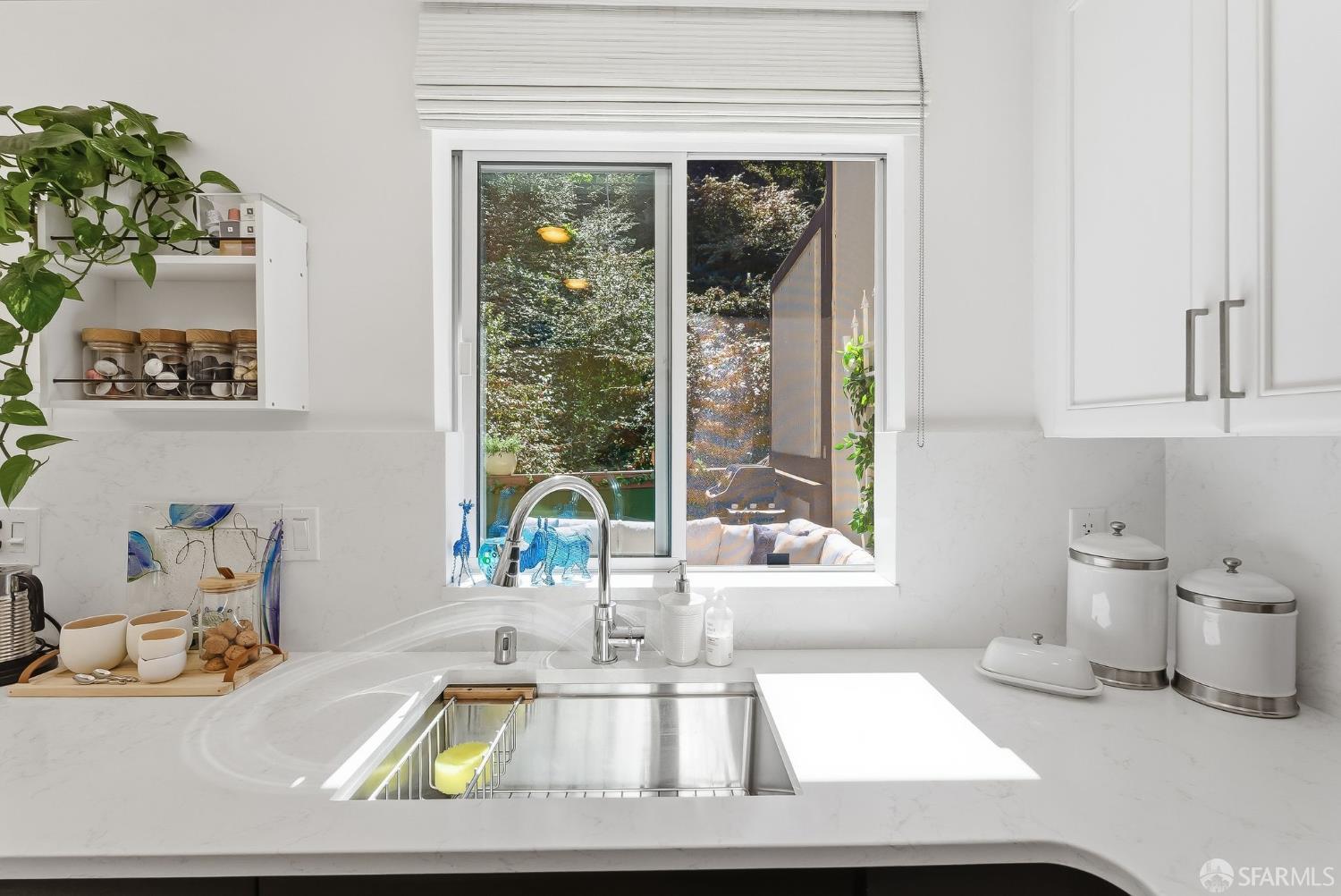 Detail Gallery Image 18 of 47 For 182 Carnelian Way, San Francisco,  CA 94131 - 3 Beds | 2/2 Baths