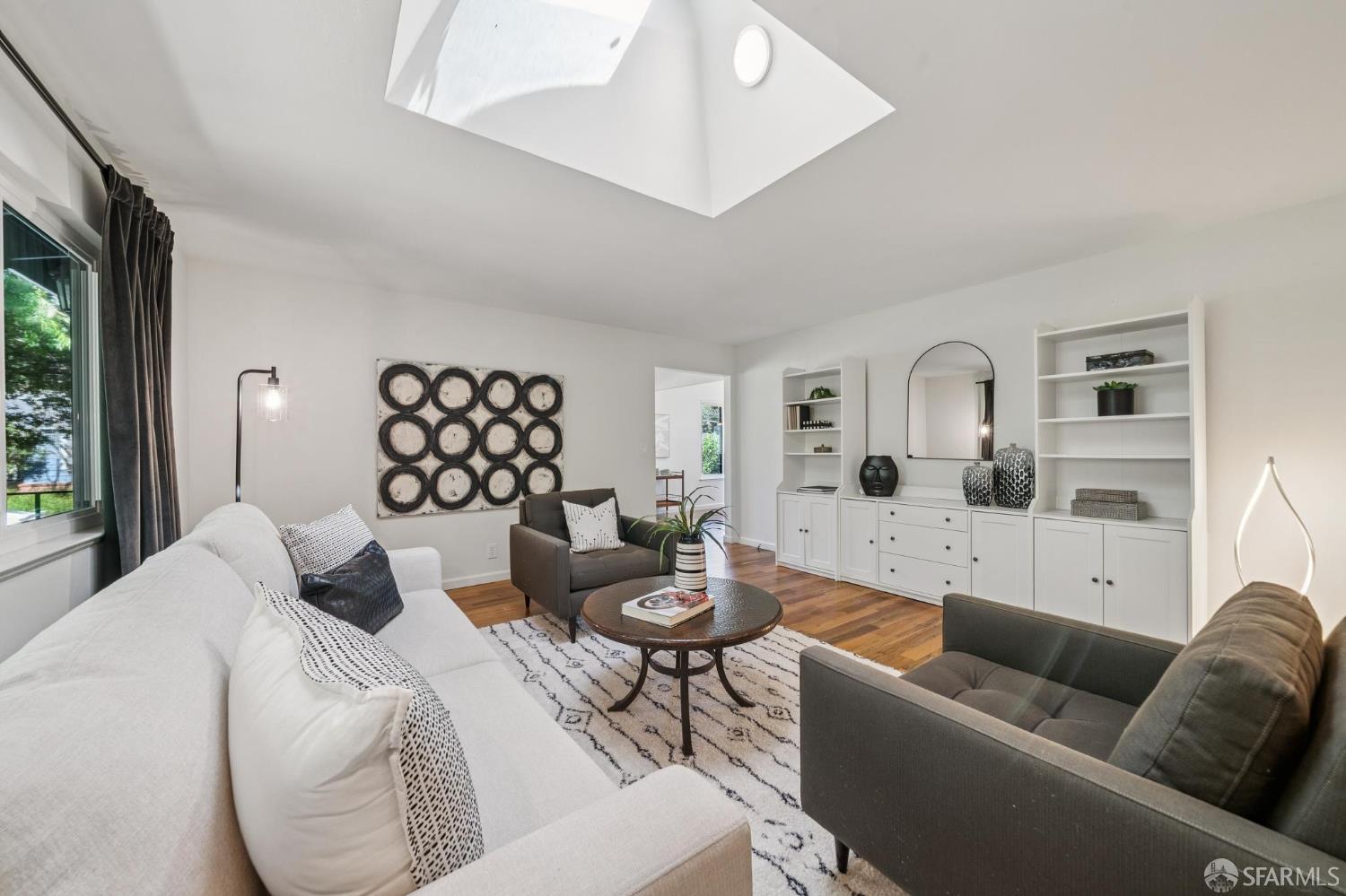 Detail Gallery Image 8 of 54 For 4743 Mountain Blvd, Oakland,  CA 94619 - 4 Beds | 3 Baths