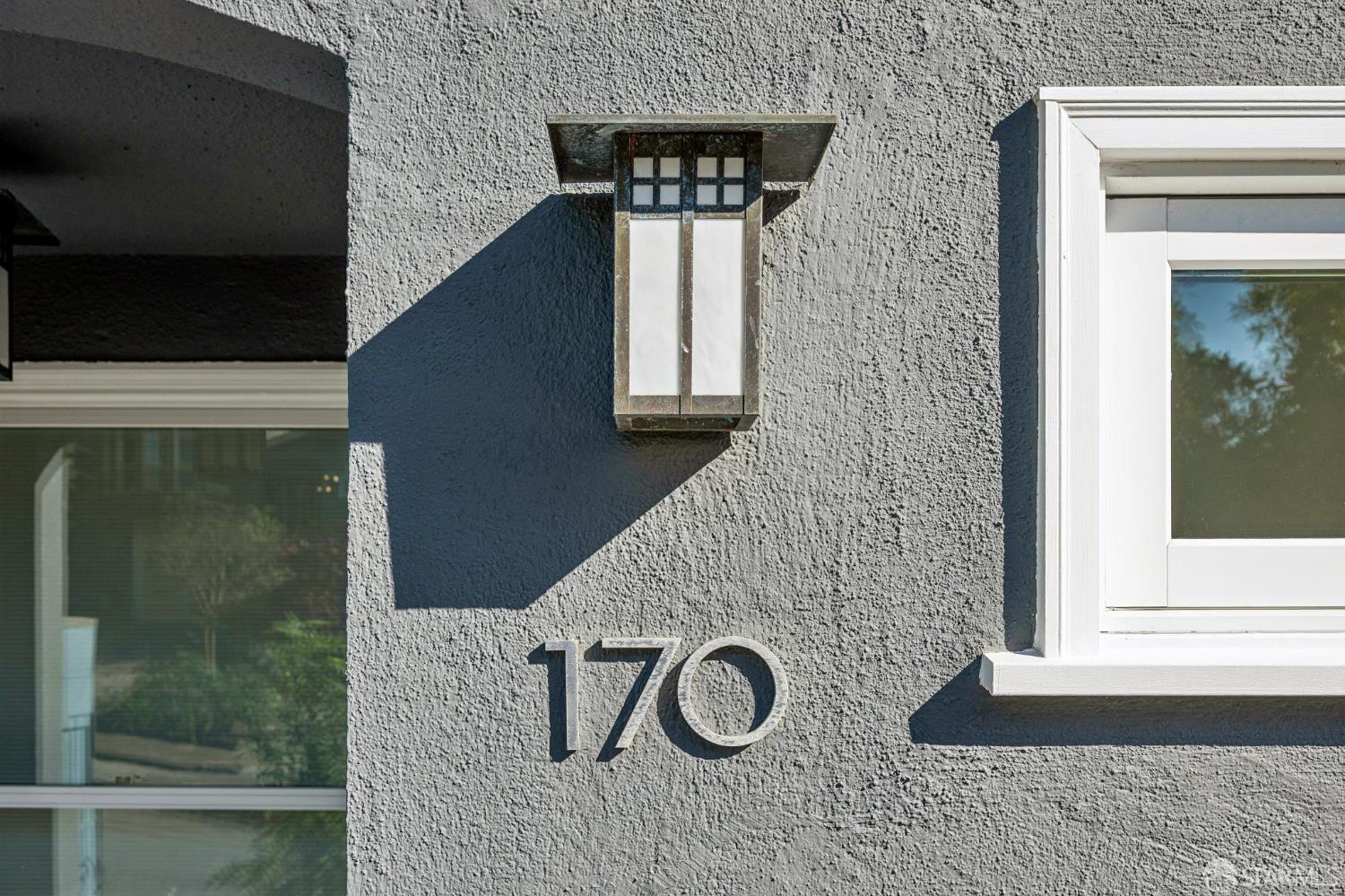 Detail Gallery Image 2 of 45 For 170 Staples Ave, San Francisco,  CA 94112 - 2 Beds | 1 Baths