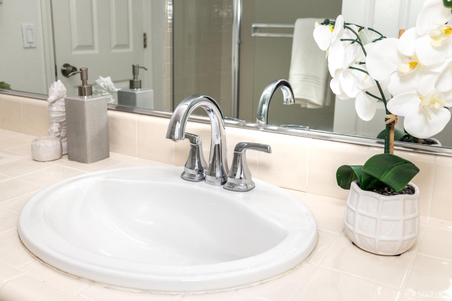 Detail Gallery Image 36 of 61 For 141 Kestrel Ct, Brisbane,  CA 94005 - 2 Beds | 2 Baths