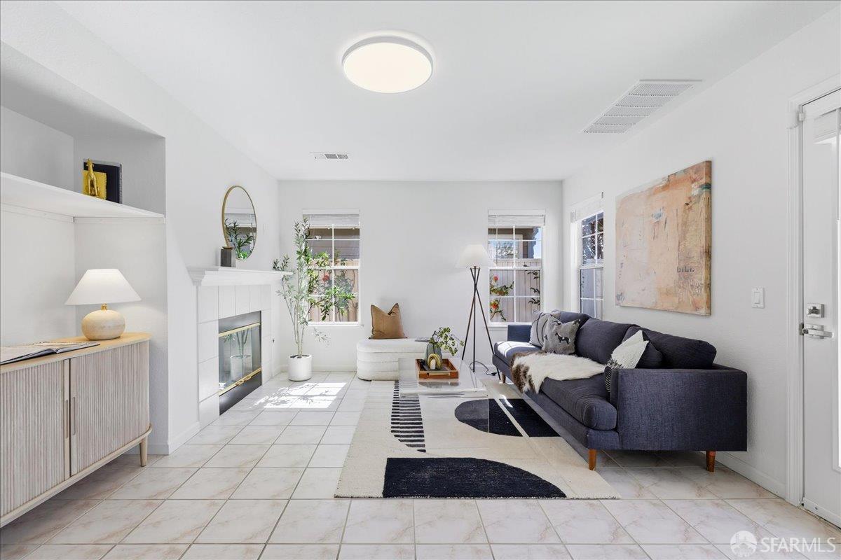 Detail Gallery Image 19 of 79 For 332 Mindanao Dr, Redwood City,  CA 94065 - 3 Beds | 2/1 Baths