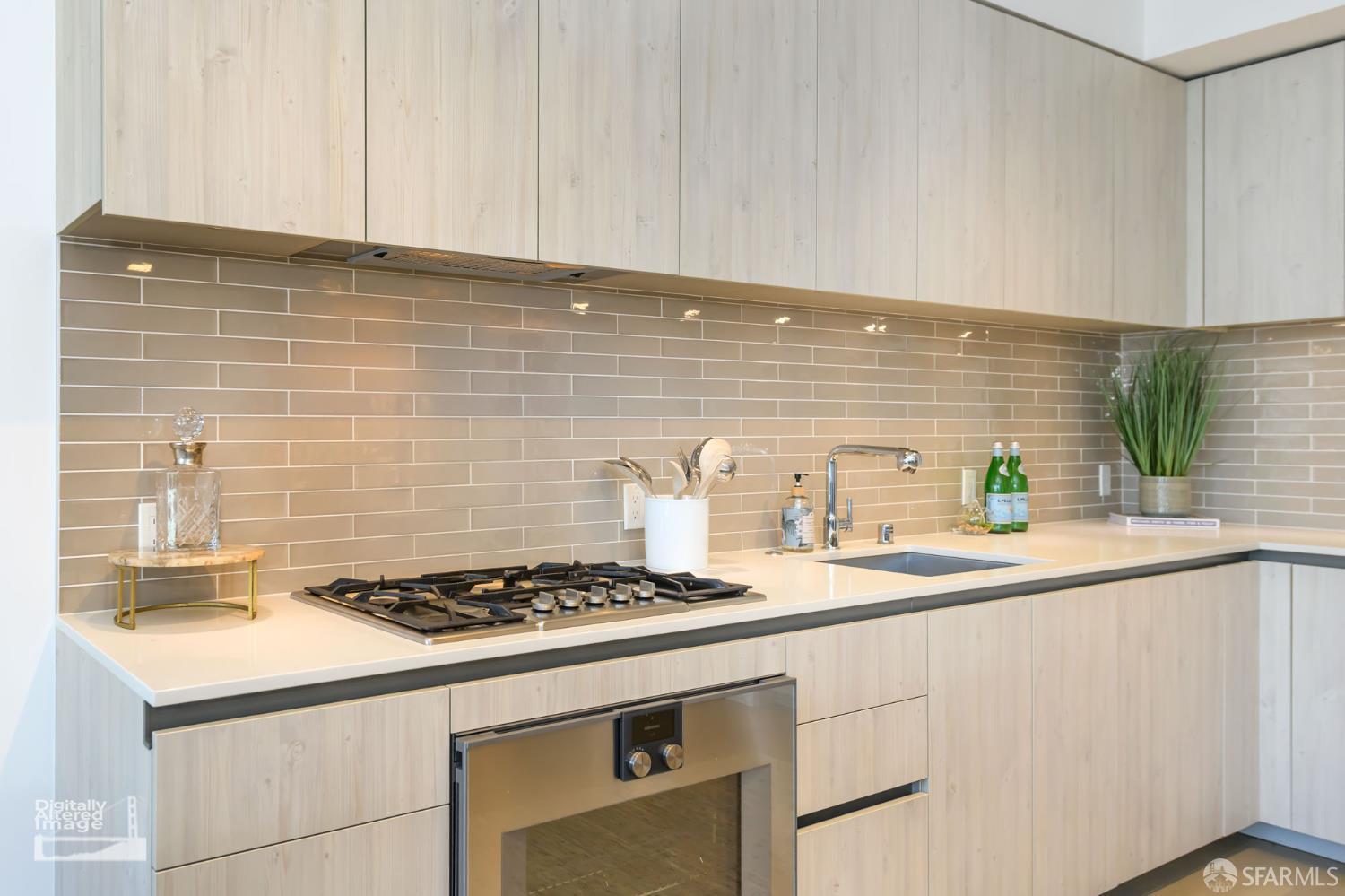 Photo #4: 426113238 Listing: Photo #4