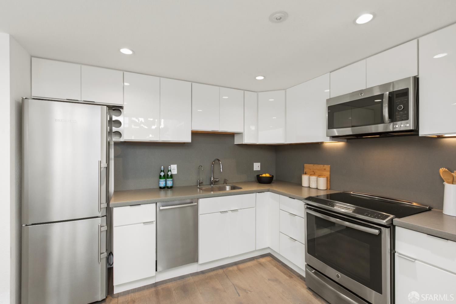 Photo #12: 426112915 Listing: Photo #12