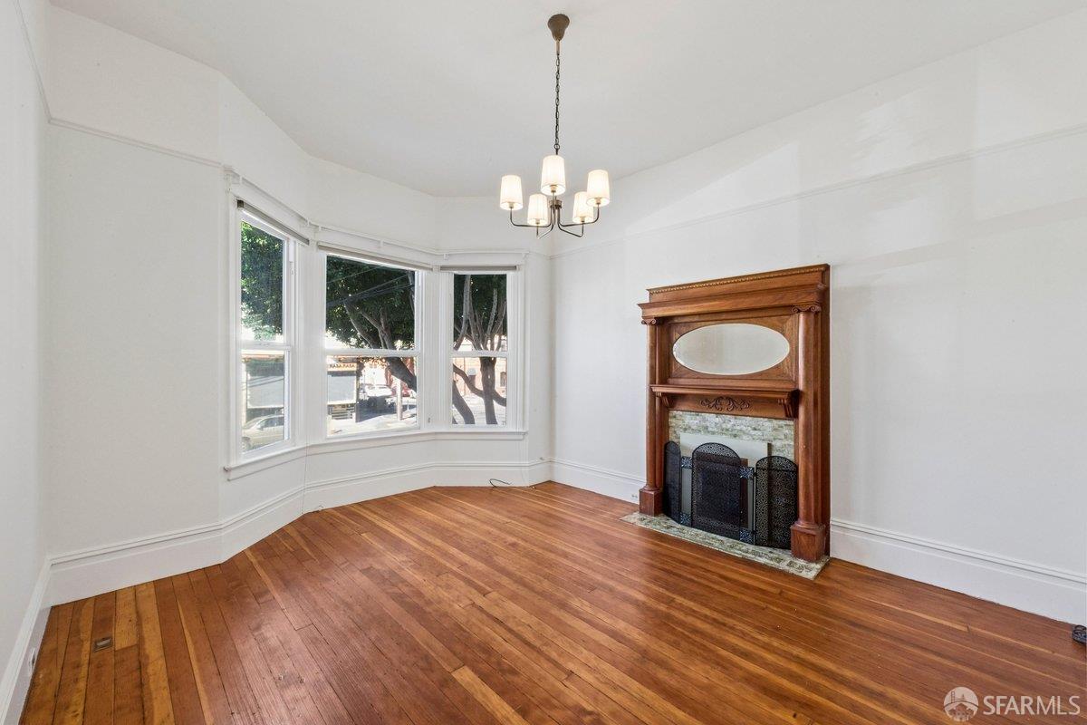 Detail Gallery Image 3 of 25 For 2205 Bryant St, San Francisco,  CA 94110 - 3 Beds | 1/1 Baths