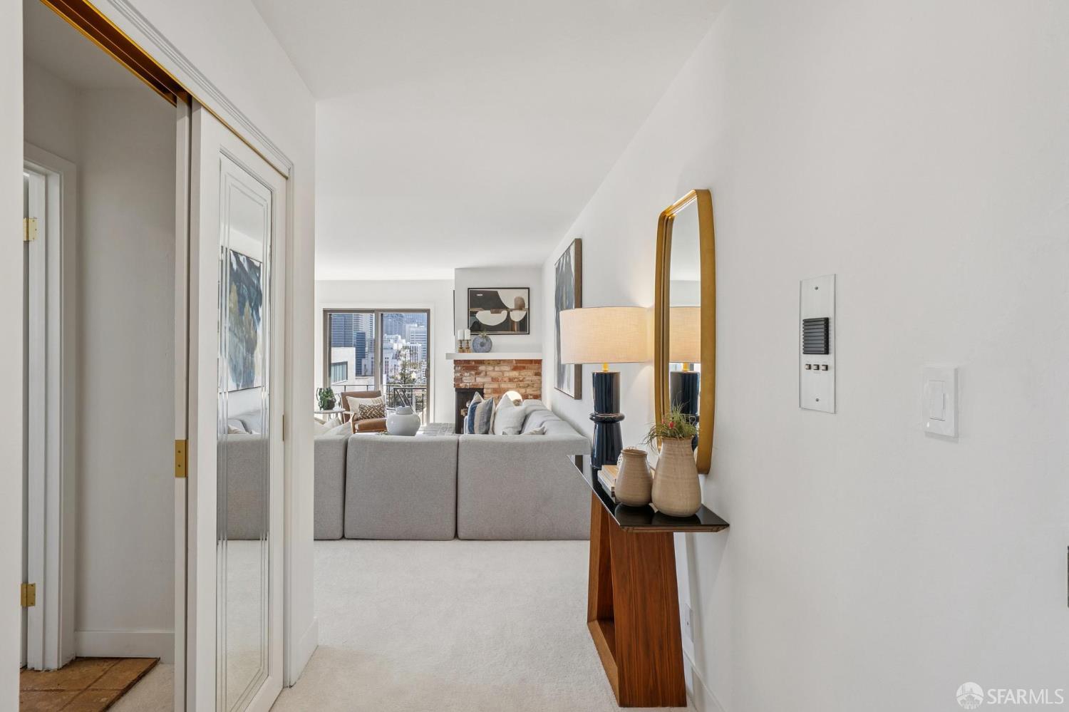 Photo #7: 426100077 Listing: Photo #7