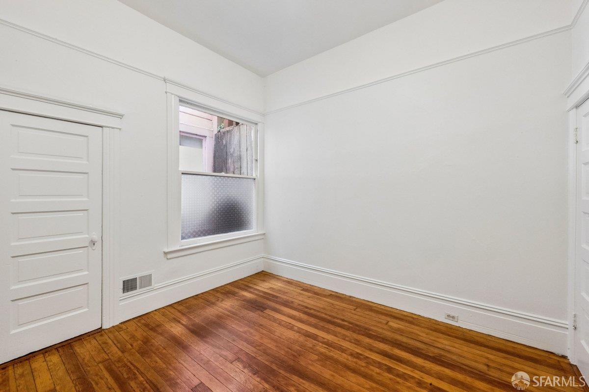 Detail Gallery Image 8 of 25 For 2205 Bryant St, San Francisco,  CA 94110 - 3 Beds | 1/1 Baths