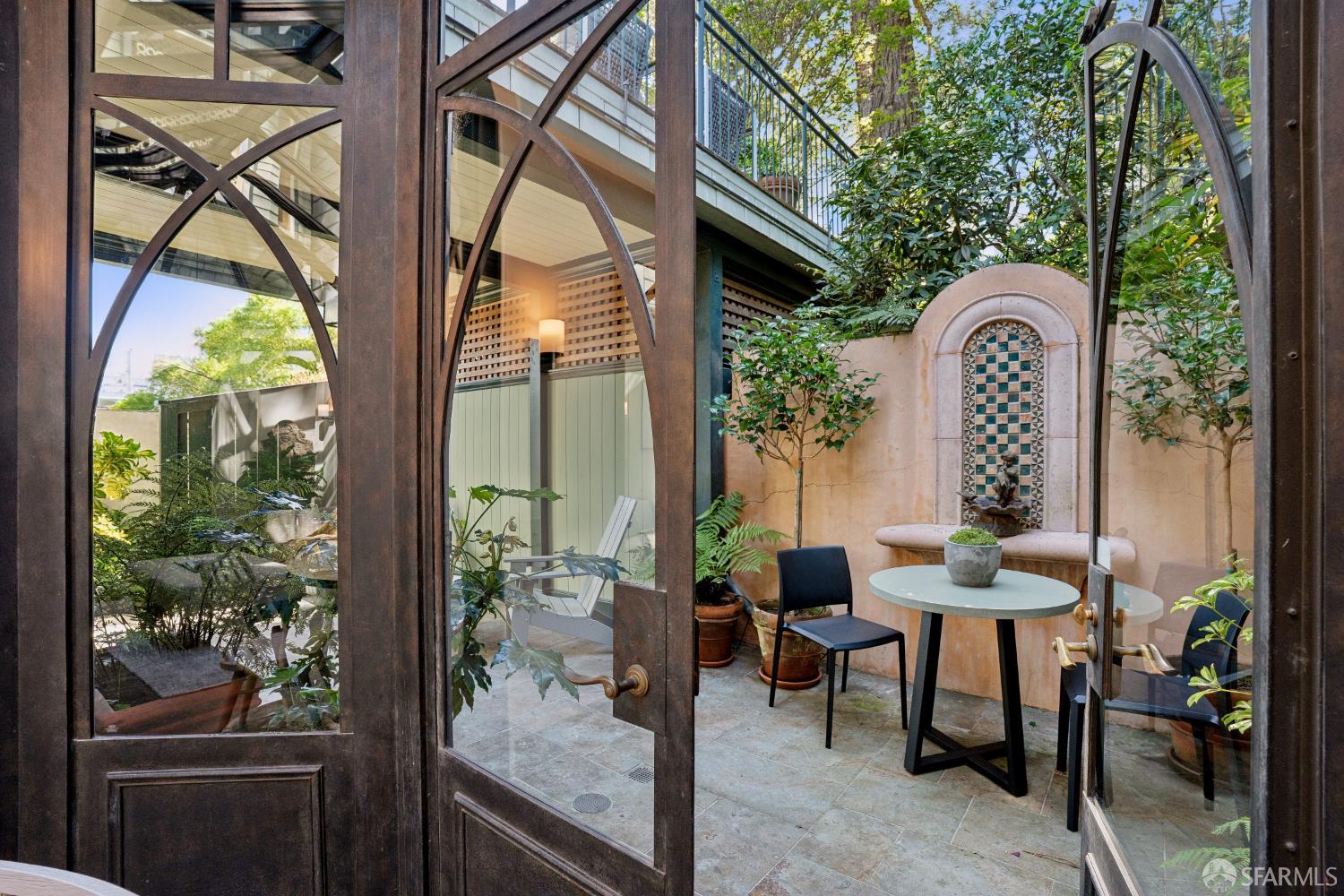 Detail Gallery Image 23 of 78 For 2535 Vallejo St, San Francisco,  CA 94123 - 3 Beds | 3/2 Baths