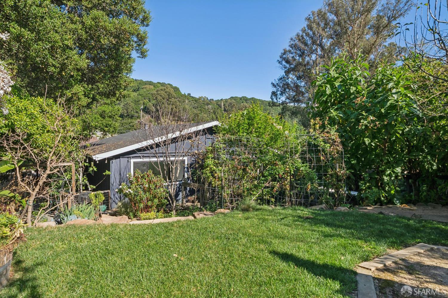 Detail Gallery Image 48 of 54 For 4743 Mountain Blvd, Oakland,  CA 94619 - 4 Beds | 3 Baths