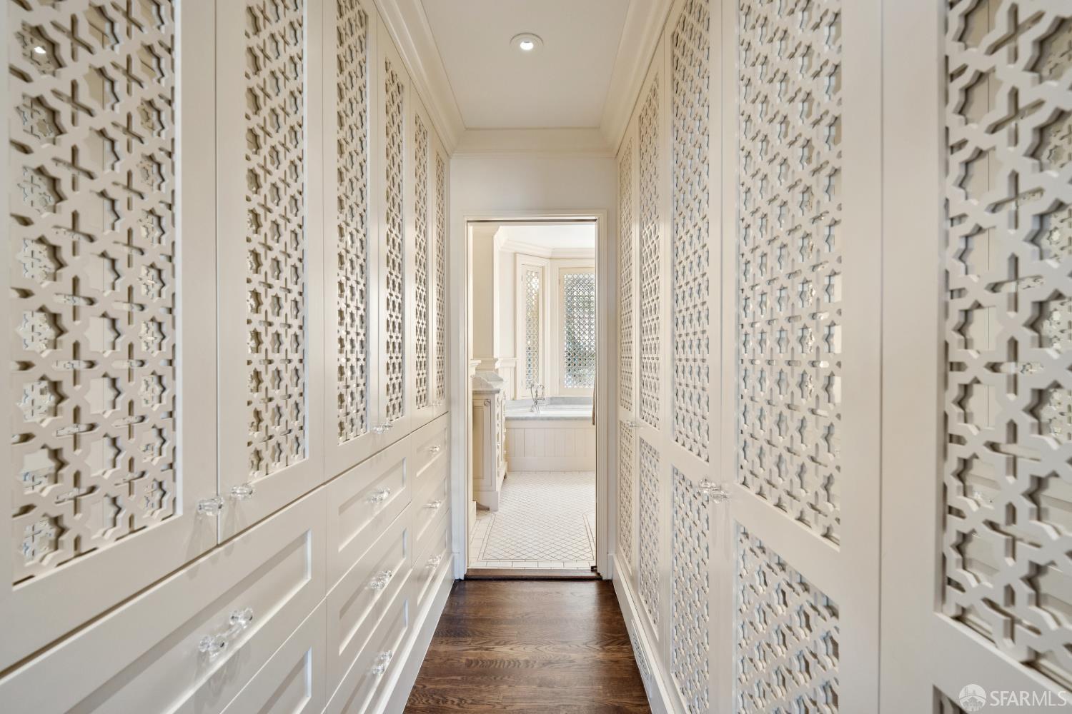 Detail Gallery Image 36 of 78 For 2535 Vallejo St, San Francisco,  CA 94123 - 3 Beds | 3/2 Baths