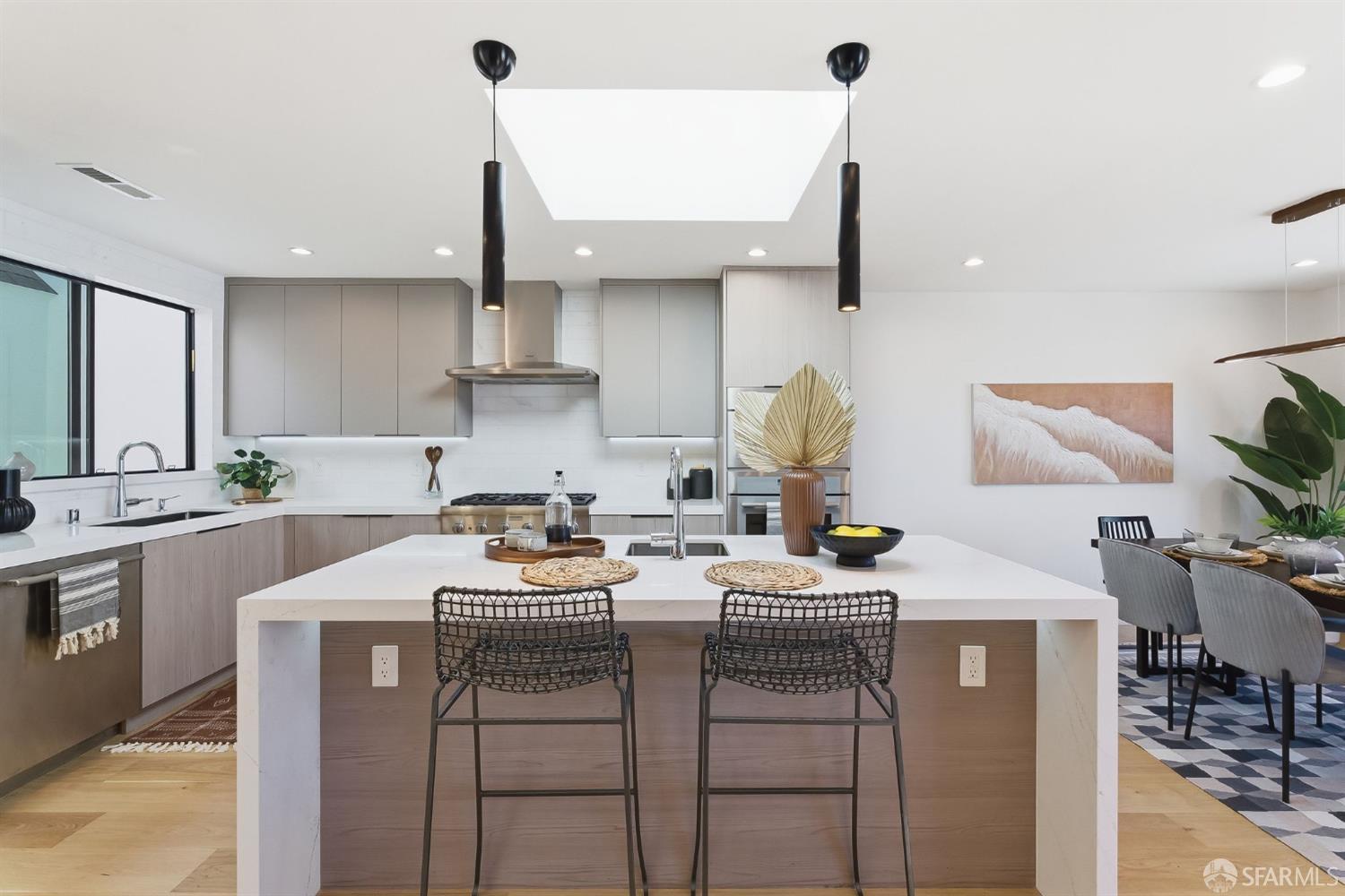 Detail Gallery Image 12 of 81 For 1646 34th Ave, San Francisco,  CA 94122 - 4 Beds | 3 Baths