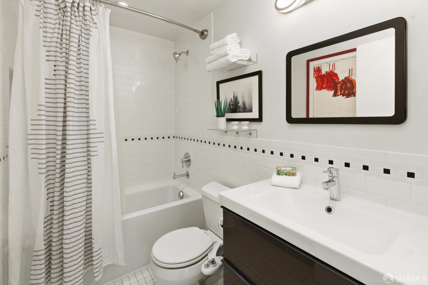 Photo #16: 426112915 Listing: Photo #16