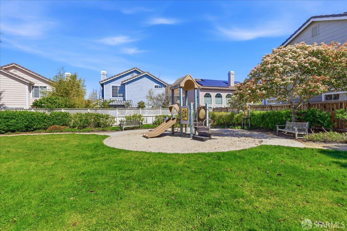 Detail Gallery Image 71 of 79 For 332 Mindanao Dr, Redwood City,  CA 94065 - 3 Beds | 2/1 Baths