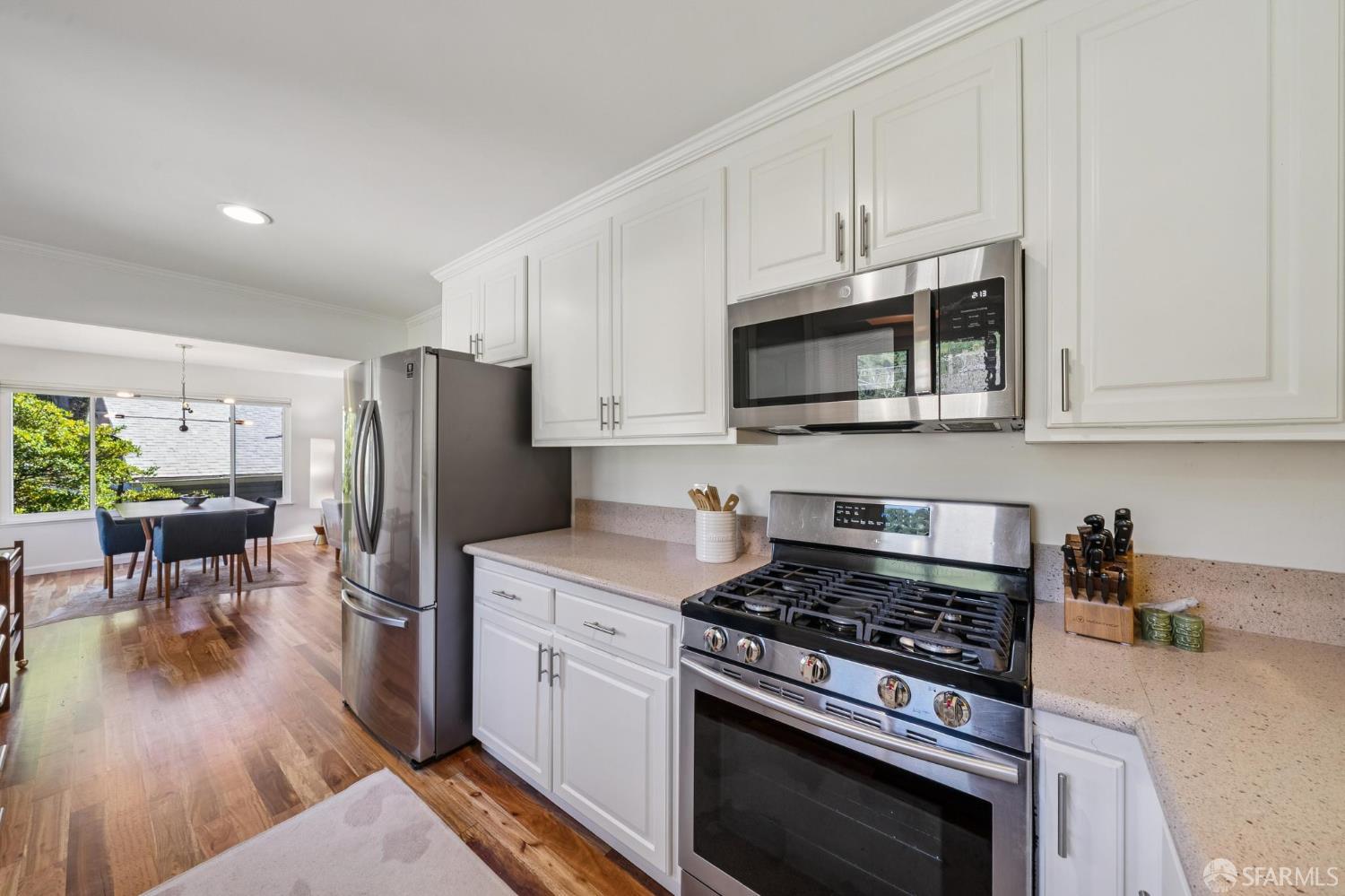 Detail Gallery Image 15 of 54 For 4743 Mountain Blvd, Oakland,  CA 94619 - 4 Beds | 3 Baths