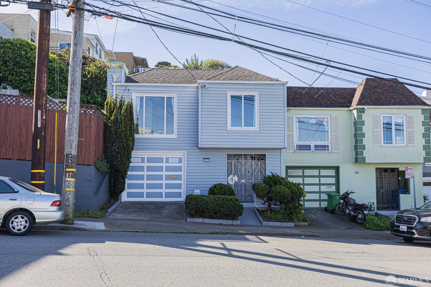 Detail Gallery Image 4 of 39 For 125 Garfield St, San Francisco,  CA 94134 - 4 Beds | 2 Baths