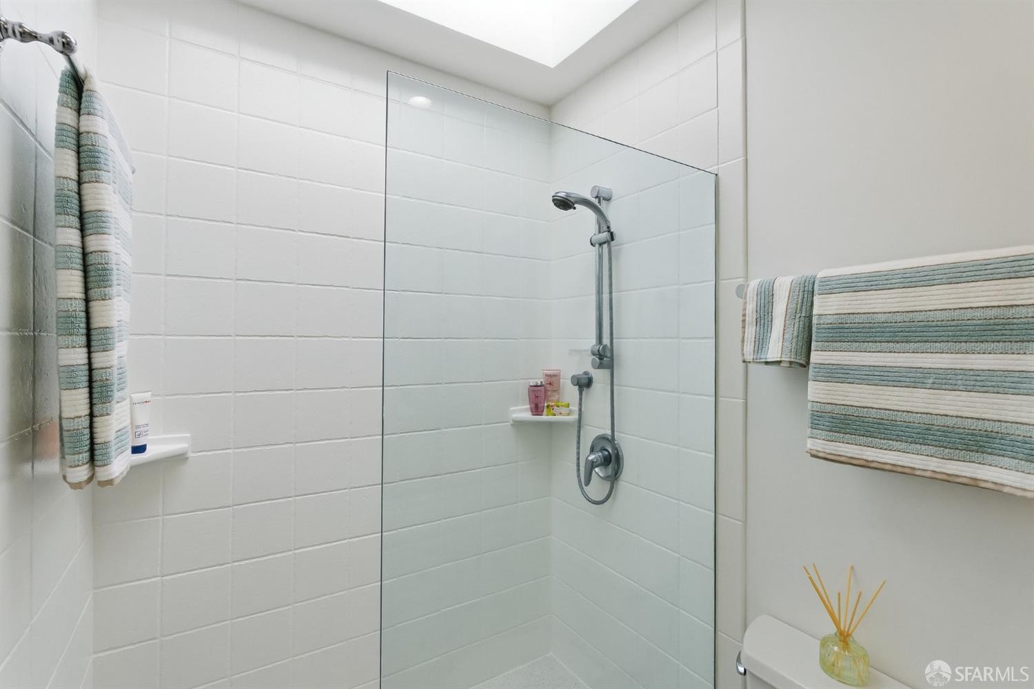 Detail Gallery Image 32 of 47 For 182 Carnelian Way, San Francisco,  CA 94131 - 3 Beds | 2/2 Baths