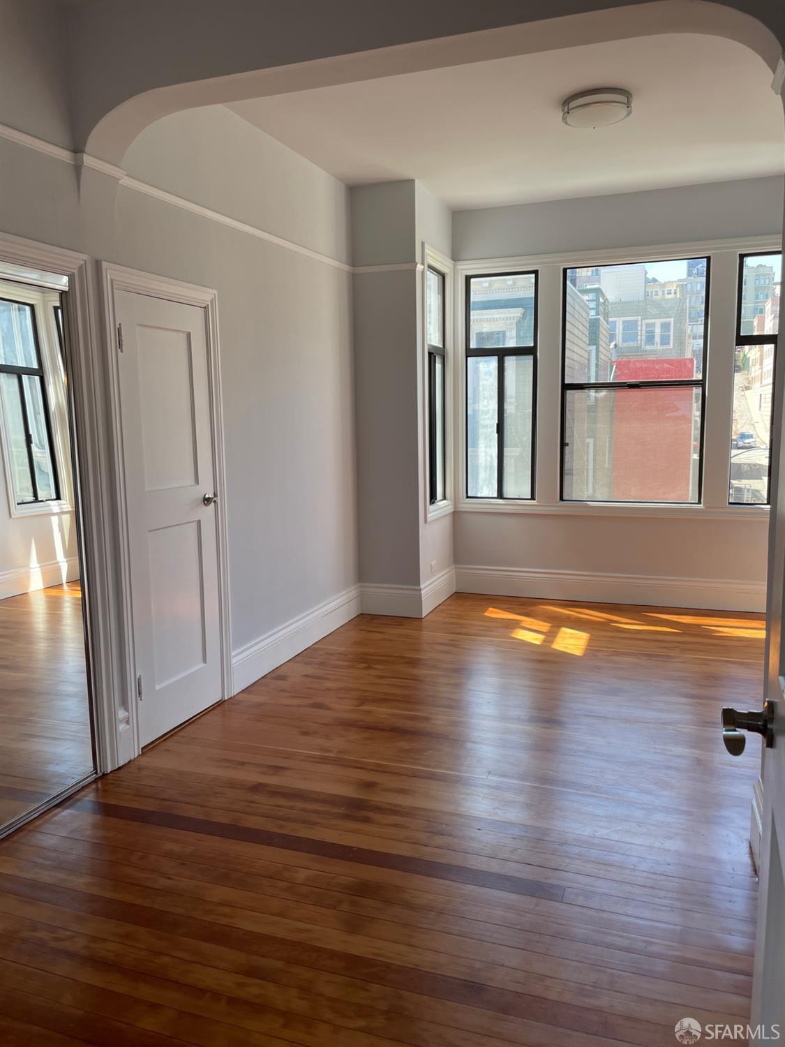 Detail Gallery Image 3 of 6 For 835 Broadway, San Francisco,  CA 94133 - – Beds | – Baths