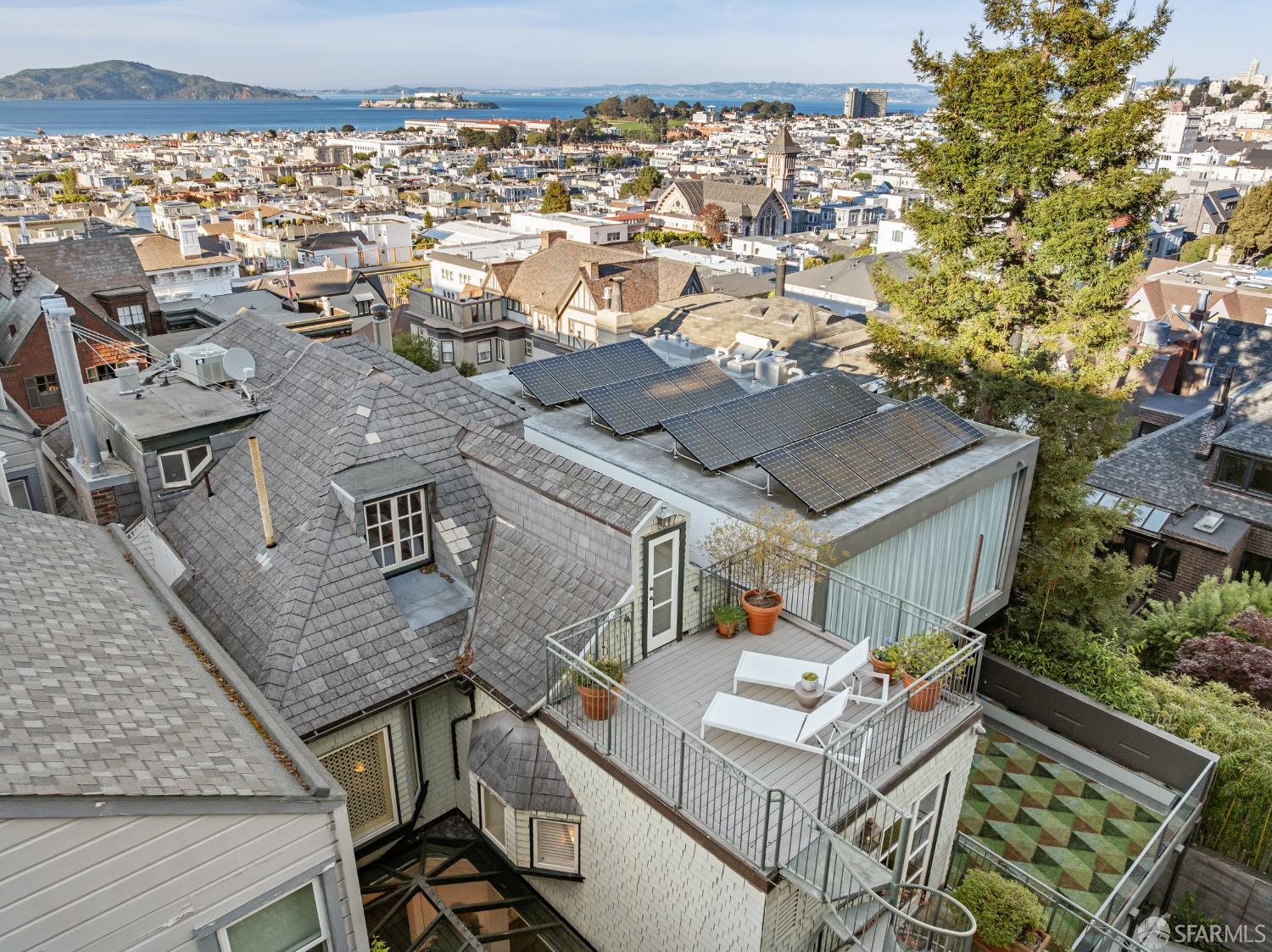 Detail Gallery Image 71 of 78 For 2535 Vallejo St, San Francisco,  CA 94123 - 3 Beds | 3/2 Baths