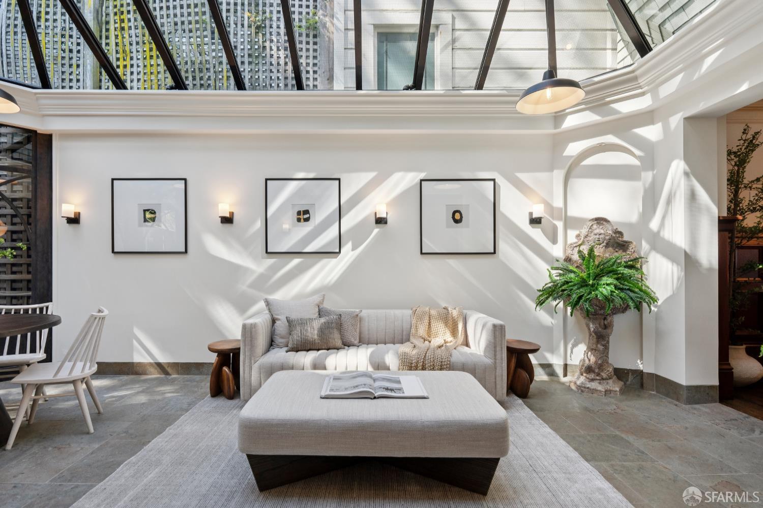 Detail Gallery Image 19 of 78 For 2535 Vallejo St, San Francisco,  CA 94123 - 3 Beds | 3/2 Baths