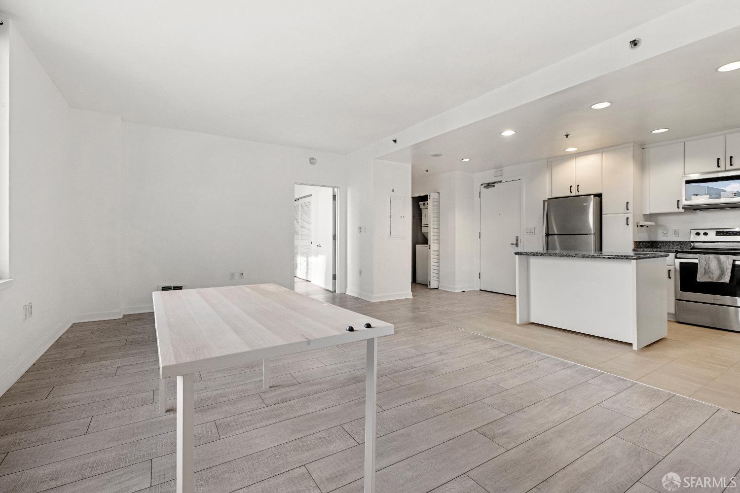 Photo #7: 426113201 Listing: Photo #7