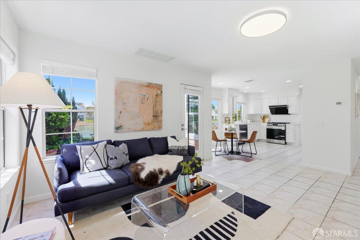 Detail Gallery Image 16 of 79 For 332 Mindanao Dr, Redwood City,  CA 94065 - 3 Beds | 2/1 Baths