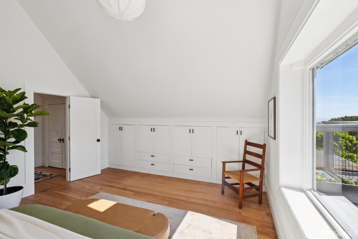 Detail Gallery Image 28 of 51 For 4333 23rd St, San Francisco,  CA 94114 - 3 Beds | 3 Baths