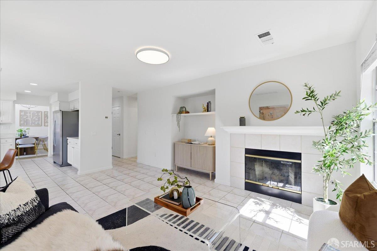 Detail Gallery Image 17 of 79 For 332 Mindanao Dr, Redwood City,  CA 94065 - 3 Beds | 2/1 Baths