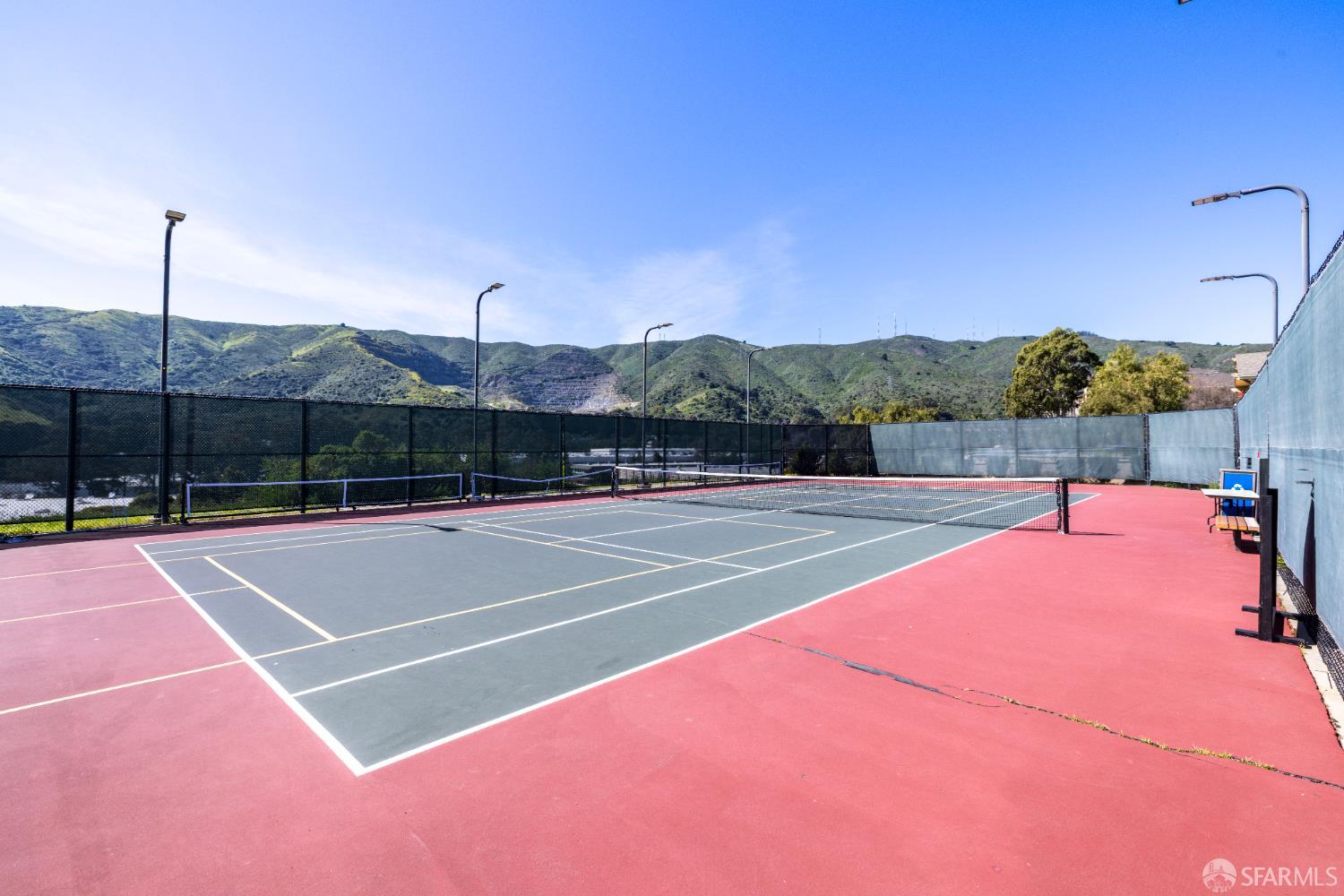 Detail Gallery Image 47 of 61 For 141 Kestrel Ct, Brisbane,  CA 94005 - 2 Beds | 2 Baths