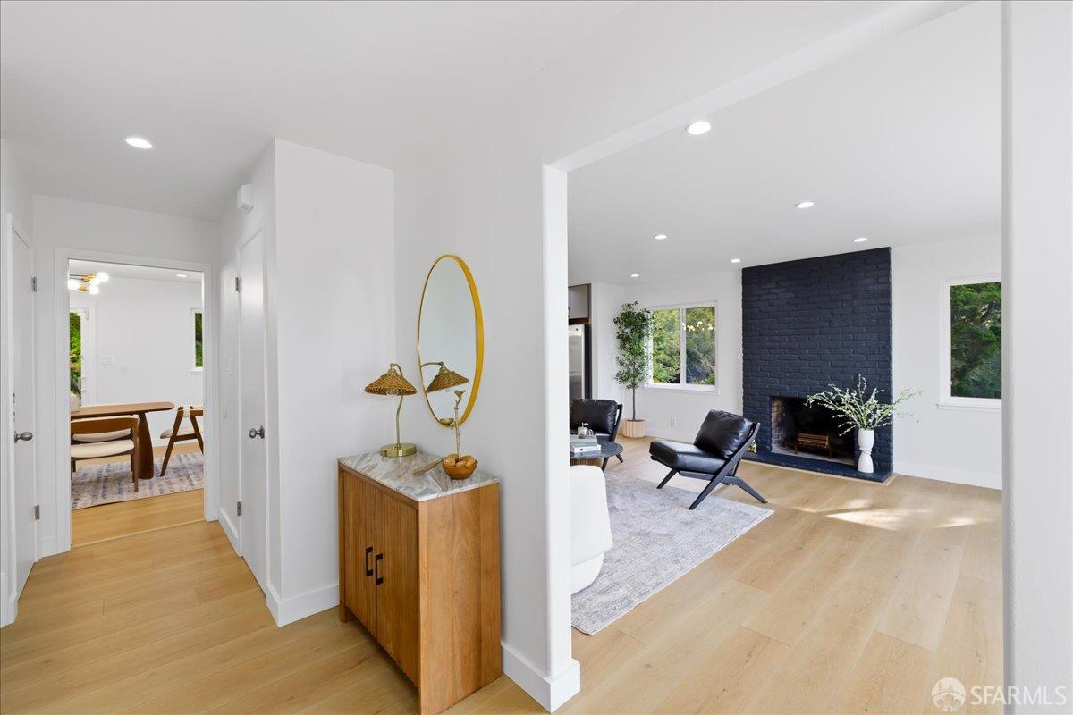 Detail Gallery Image 6 of 46 For 15942 Cambrian Dr, San Leandro,  CA 94578 - 5 Beds | 3 Baths