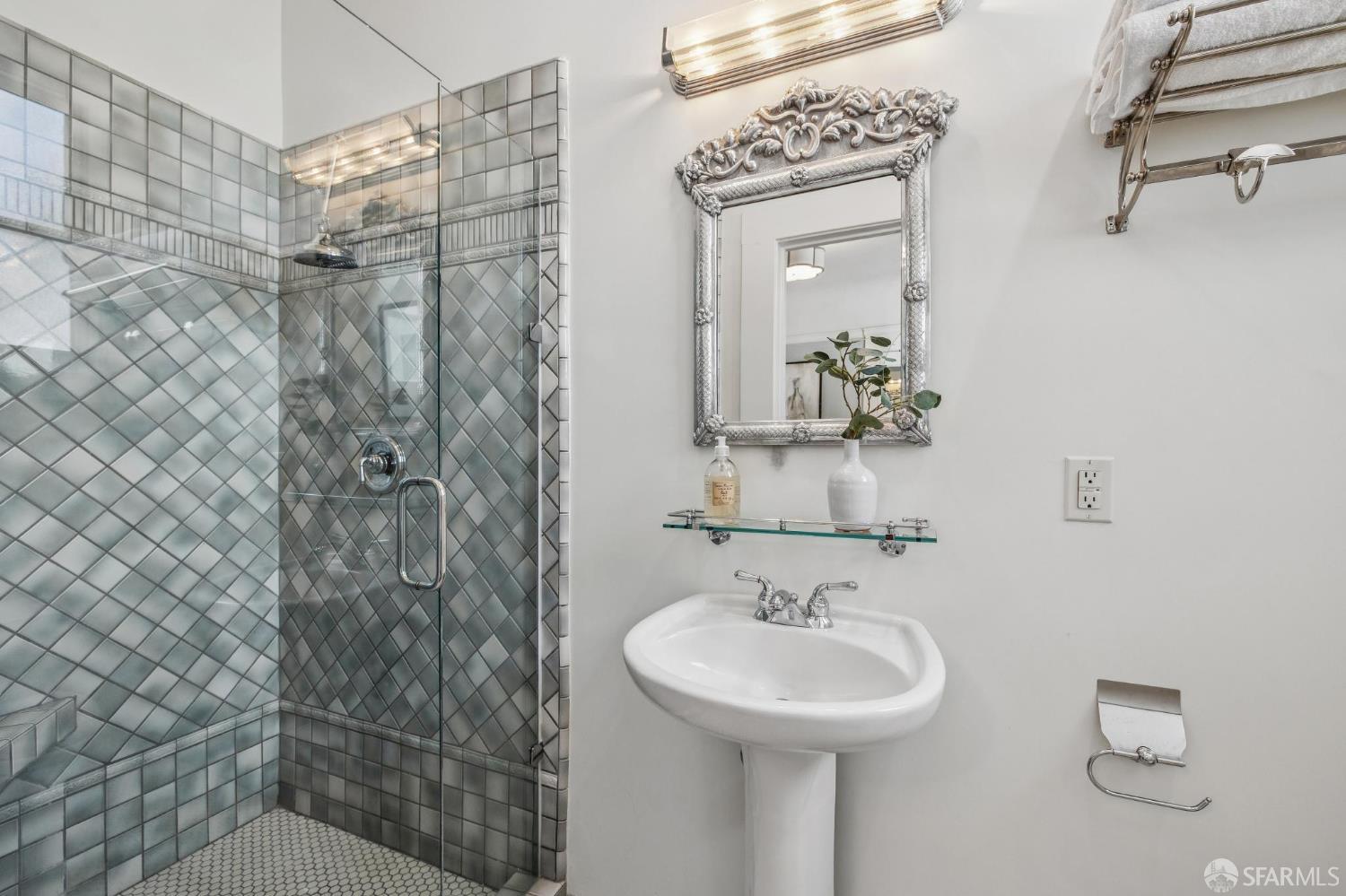 Photo #44: 426112646 Listing: Photo #44