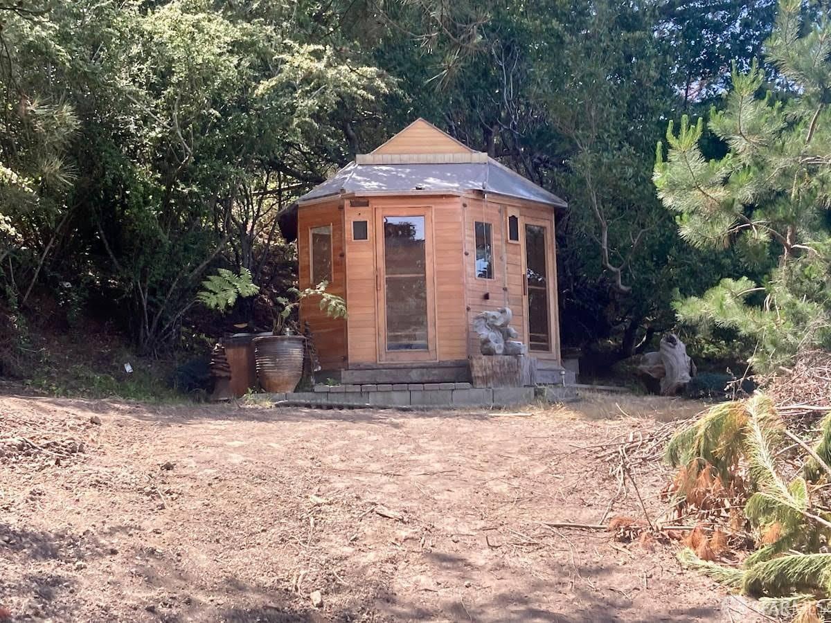 Detail Gallery Image 4 of 19 For 5631 Cloverdale Rd, Pescadero,  CA 94060 - – Beds | – Baths