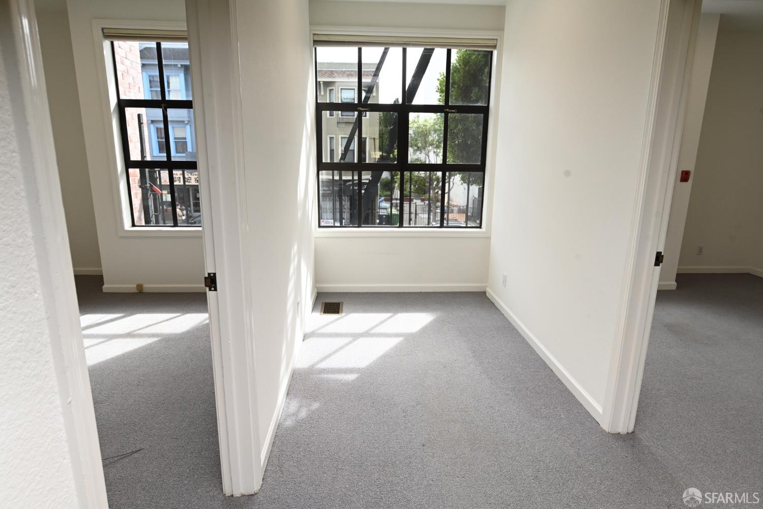 Detail Gallery Image 18 of 26 For 1122 Clement St, San Francisco,  CA 94118 - – Beds | – Baths