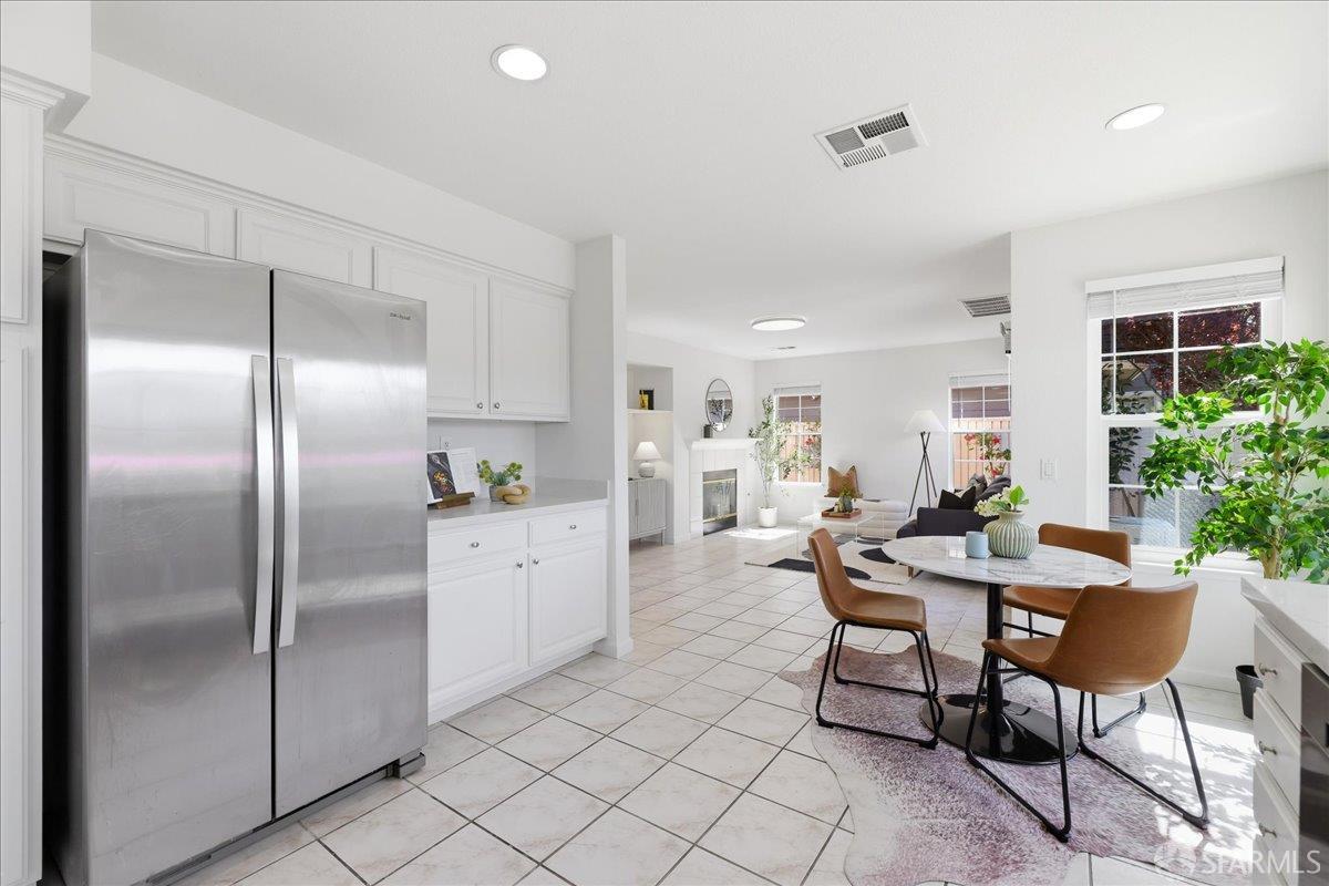 Detail Gallery Image 28 of 79 For 332 Mindanao Dr, Redwood City,  CA 94065 - 3 Beds | 2/1 Baths