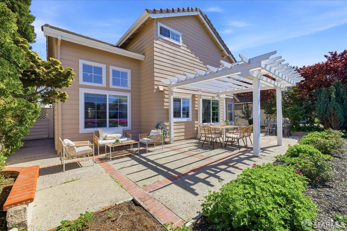 Detail Gallery Image 63 of 79 For 332 Mindanao Dr, Redwood City,  CA 94065 - 3 Beds | 2/1 Baths