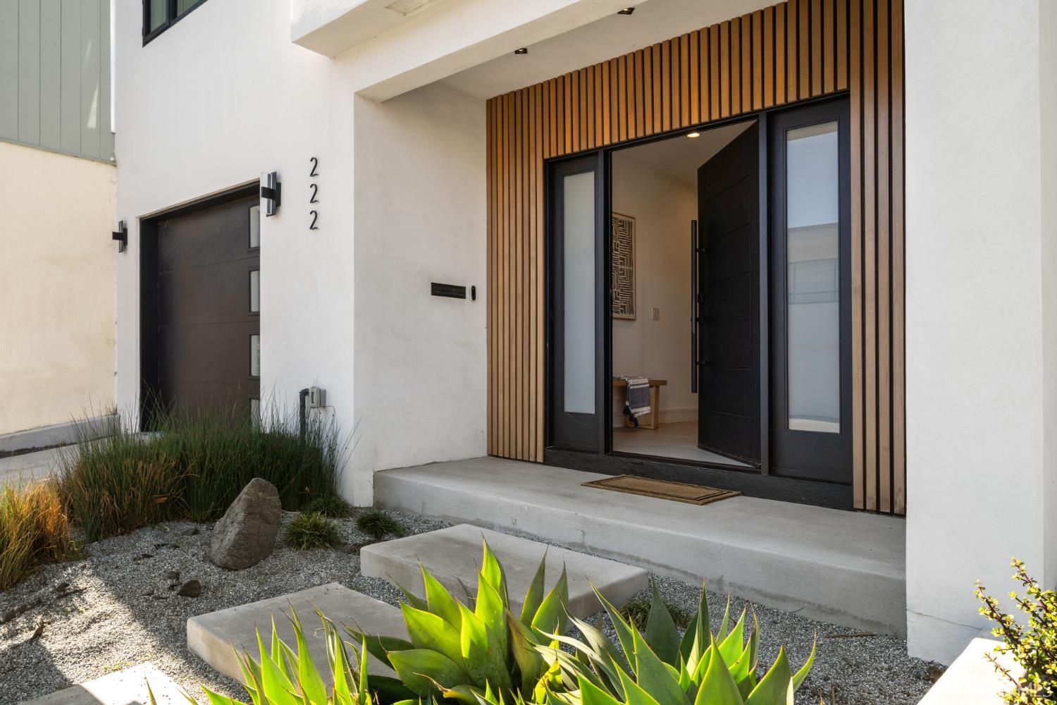 Detail Gallery Image 8 of 81 For 222 Molimo Dr, San Francisco,  CA 94127 - 4 Beds | 3/1 Baths