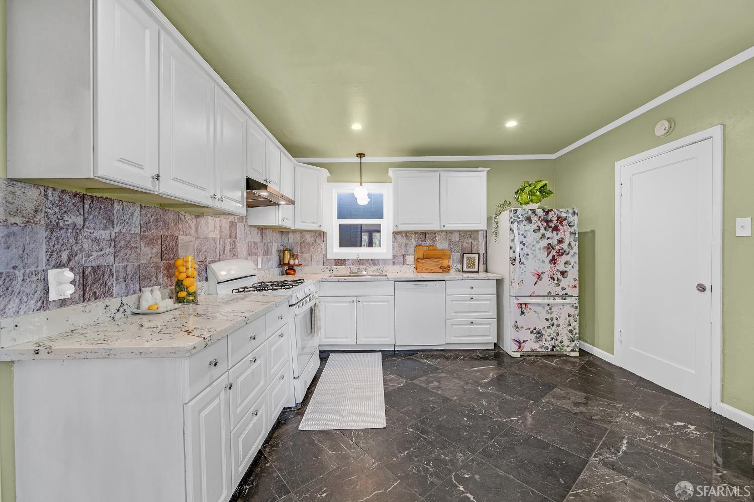 Detail Gallery Image 22 of 29 For 3422 Kansas St, Oakland,  CA 94602 - 3 Beds | 1 Baths