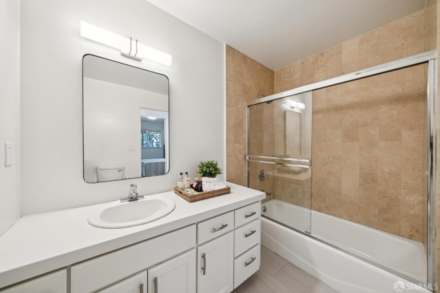 Detail Gallery Image 31 of 54 For 4743 Mountain Blvd, Oakland,  CA 94619 - 4 Beds | 3 Baths