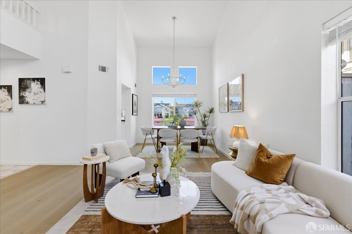 Detail Gallery Image 7 of 79 For 332 Mindanao Dr, Redwood City,  CA 94065 - 3 Beds | 2/1 Baths