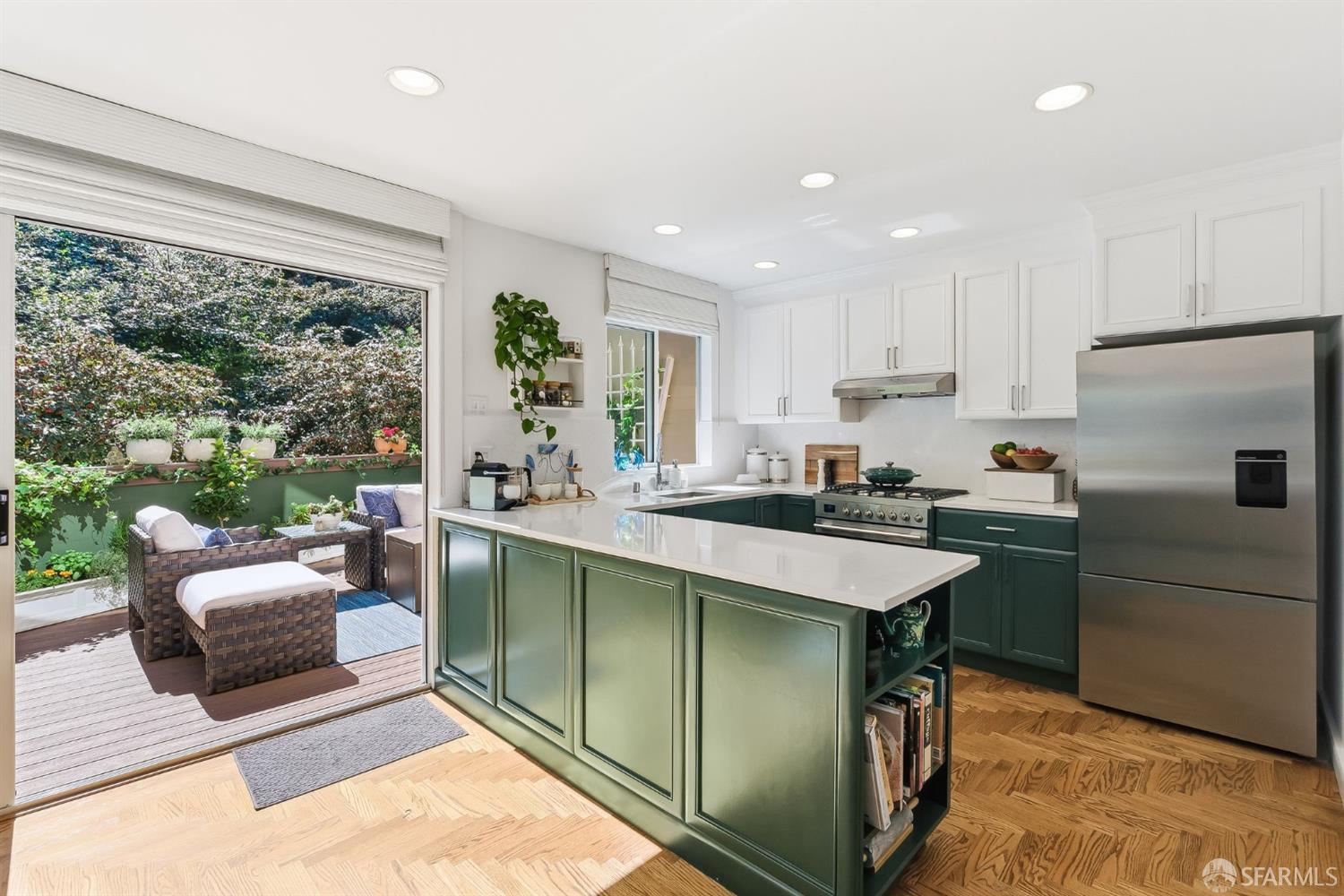 Detail Gallery Image 15 of 47 For 182 Carnelian Way, San Francisco,  CA 94131 - 3 Beds | 2/2 Baths