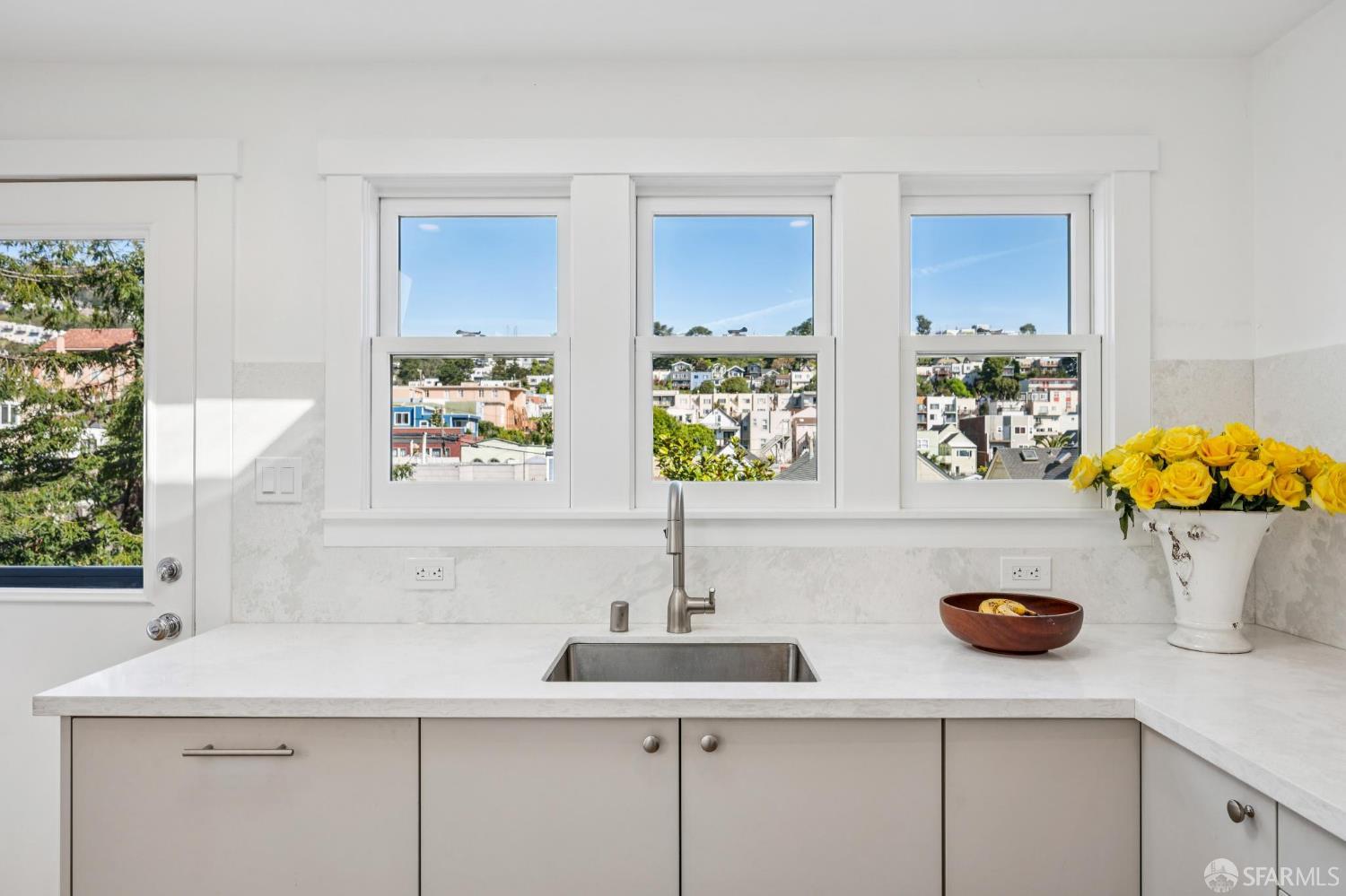 Detail Gallery Image 11 of 45 For 170 Staples Ave, San Francisco,  CA 94112 - 2 Beds | 1 Baths