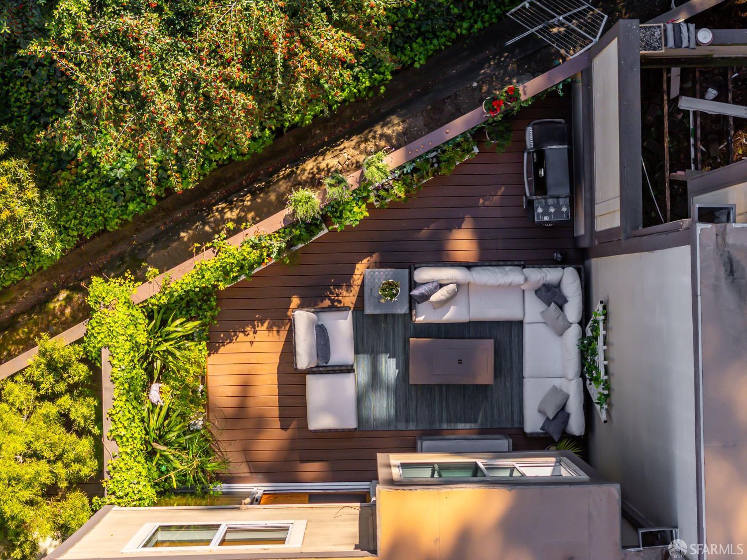 Detail Gallery Image 25 of 47 For 182 Carnelian Way, San Francisco,  CA 94131 - 3 Beds | 2/2 Baths