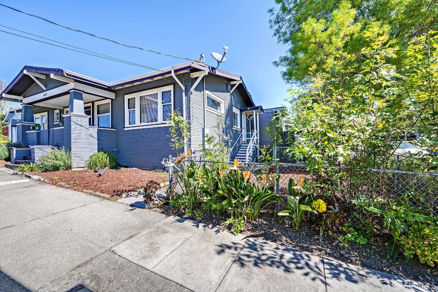 Detail Gallery Image 4 of 29 For 3422 Kansas St, Oakland,  CA 94602 - 3 Beds | 1 Baths