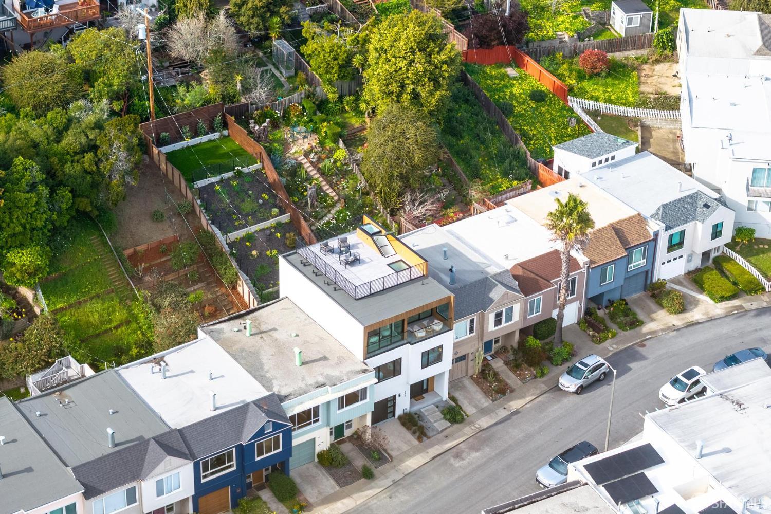 Detail Gallery Image 71 of 81 For 222 Molimo Dr, San Francisco,  CA 94127 - 4 Beds | 3/1 Baths