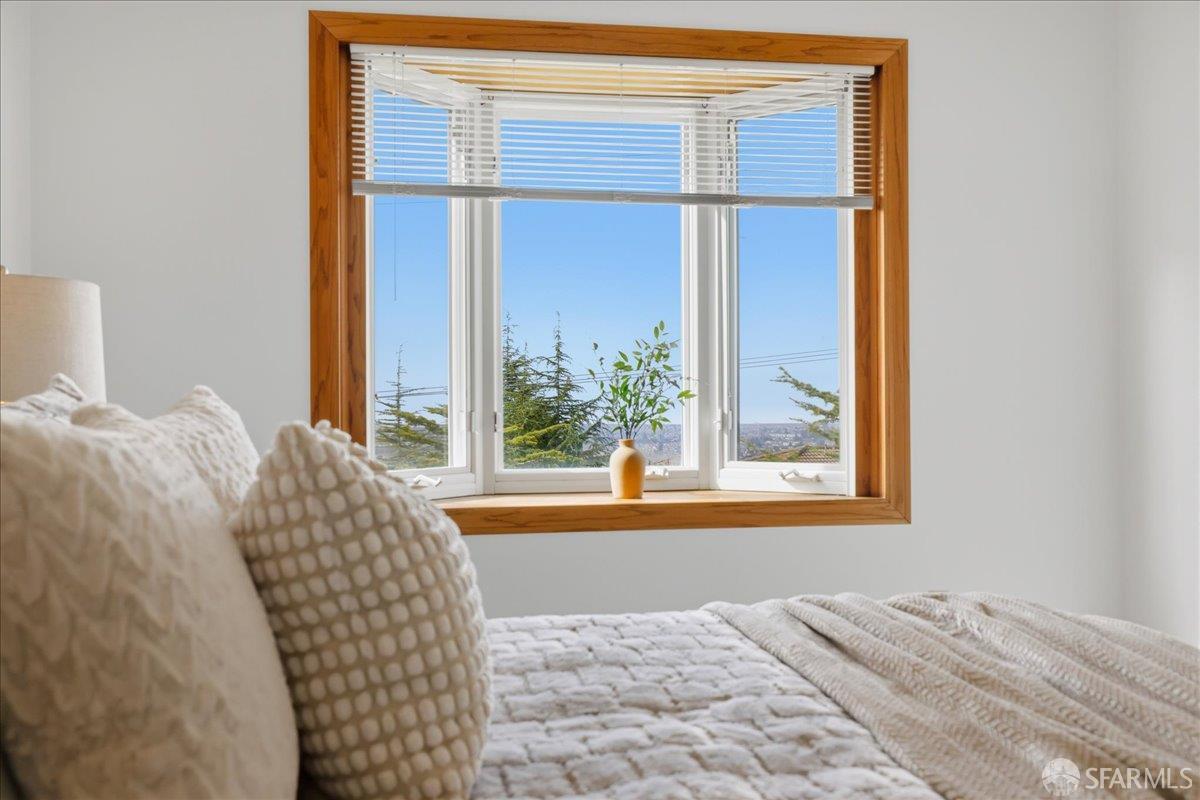 Detail Gallery Image 22 of 46 For 15942 Cambrian Dr, San Leandro,  CA 94578 - 5 Beds | 3 Baths