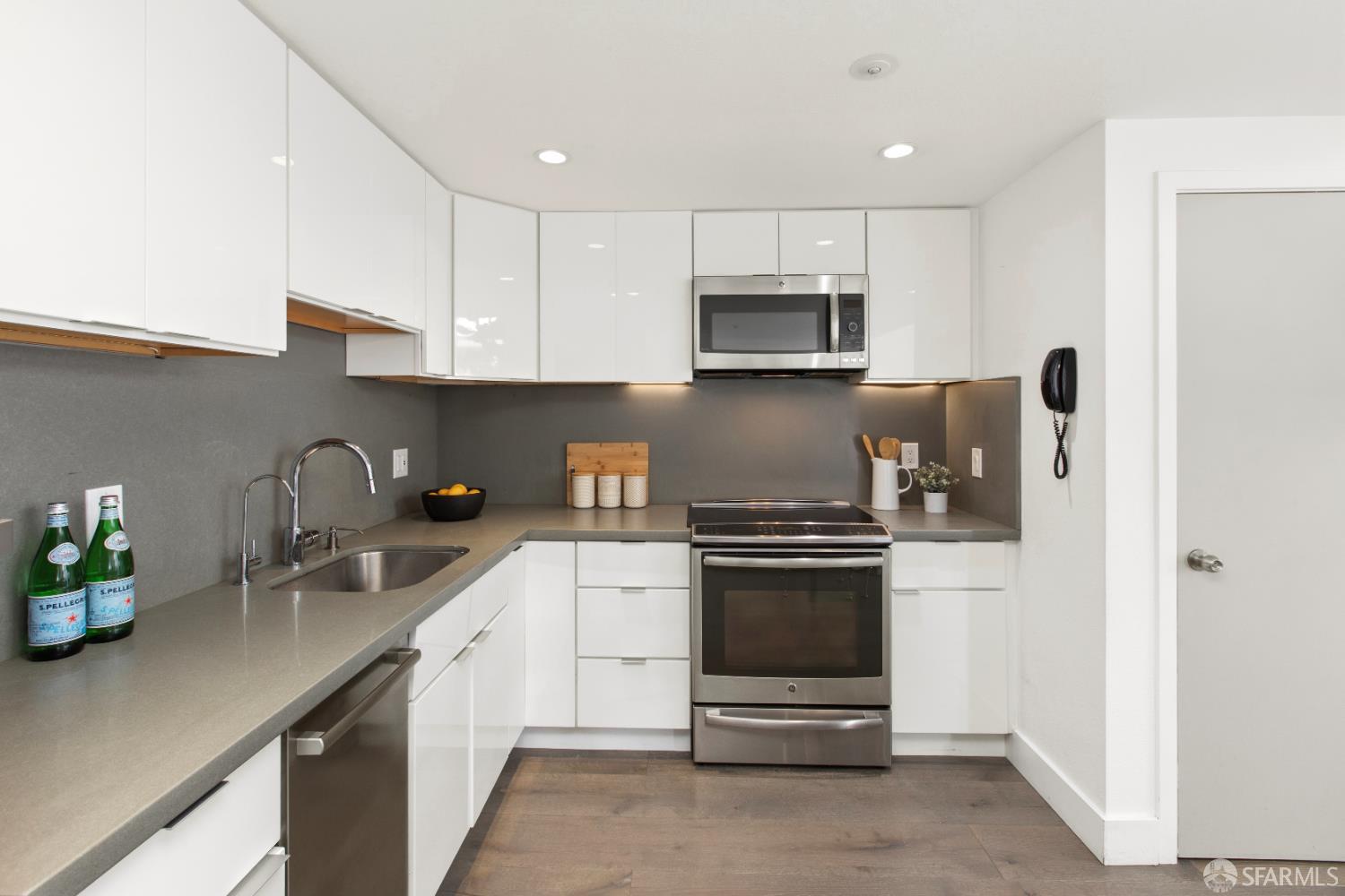 Photo #11: 426112915 Listing: Photo #11